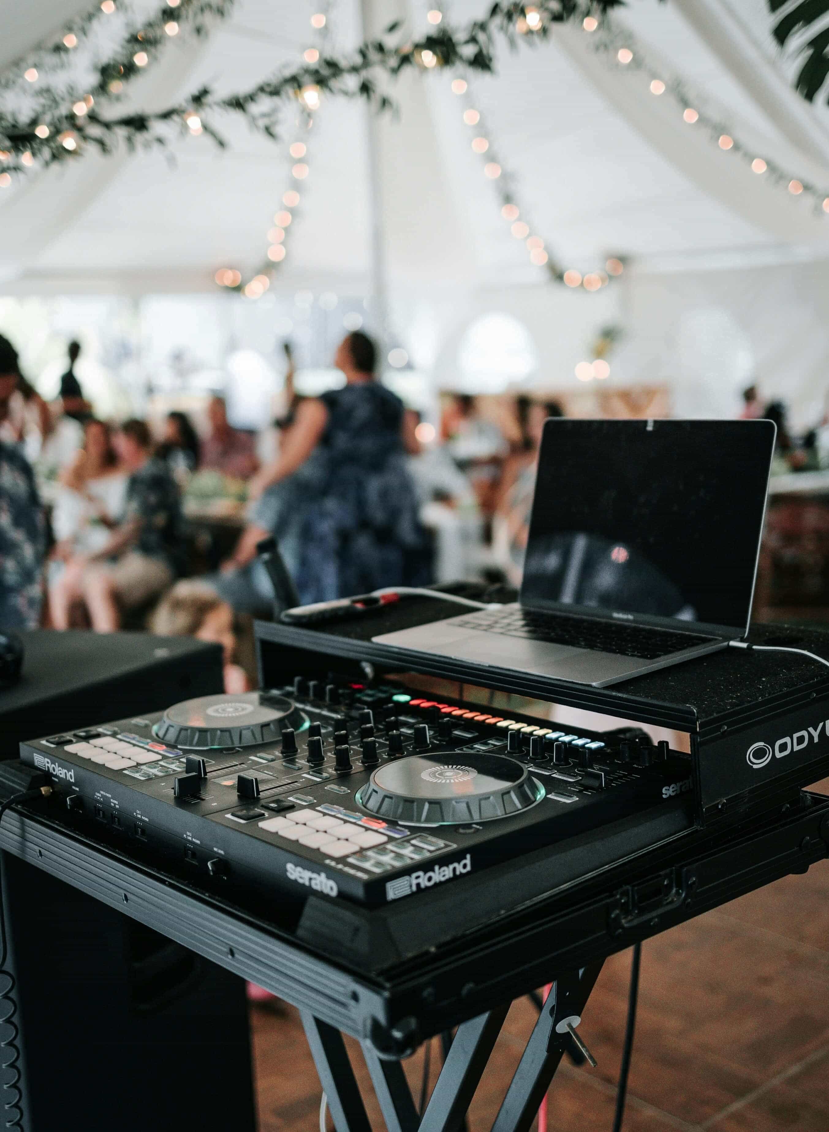 Music suggestions from your guests at your fingertips
